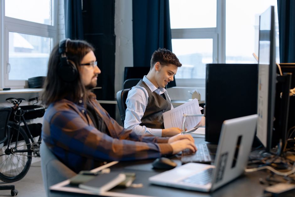 Процесс обучения в Pro Academy GmbH: практические задания и итоговая оценка для получения сертификата